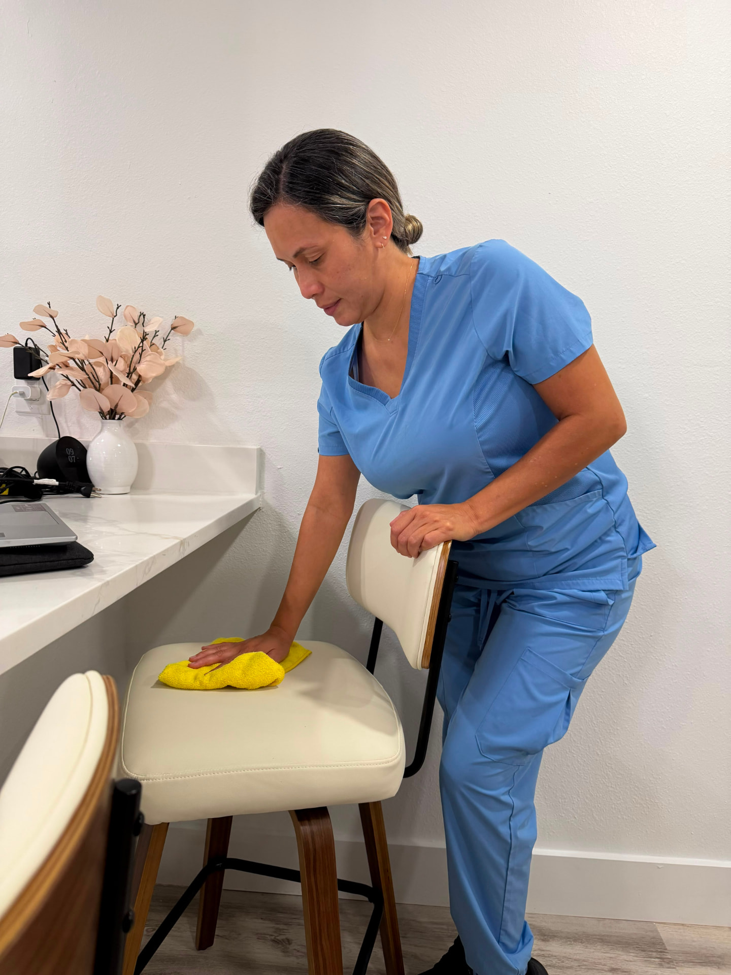 Royal H Services LLC - Professional House & Commercial Cleaning in Tampa Bay, Clearwater, Palm Harbor & Westchase FL